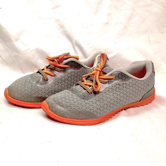Oshkosh B’Gosh Sneakers - Picture 1 of 7